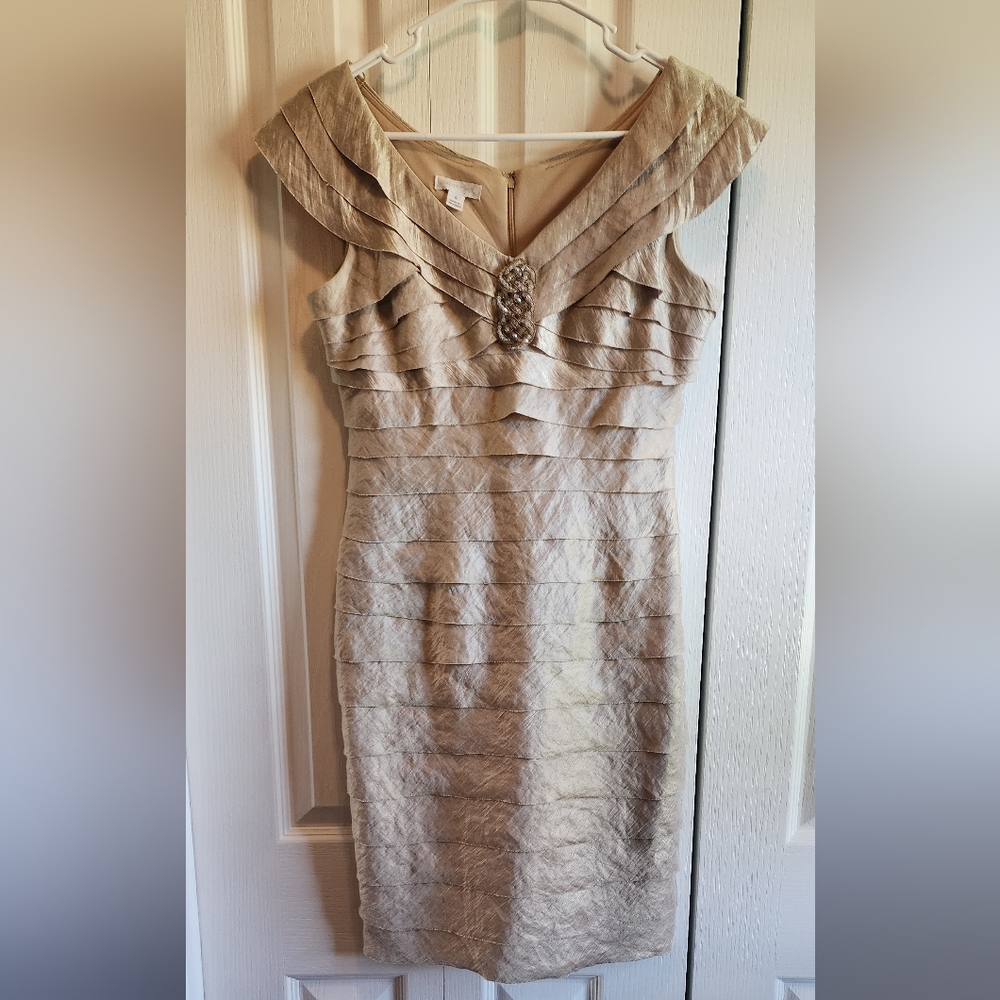 Elegant Cream Semiformal Or Mother of the Bride Dress Size 4